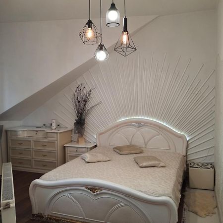 Apartment Penthouse Kisinyov Szoba fotó